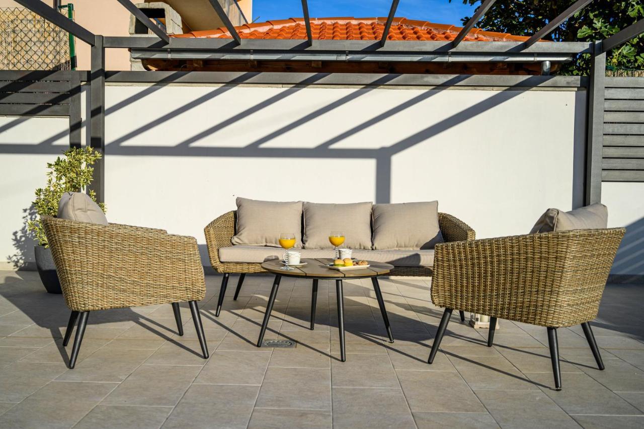 Villa Relax - Beautiful Apartment With Heated Saltwater Pool & Jacuzzi Kaštela Exterior foto